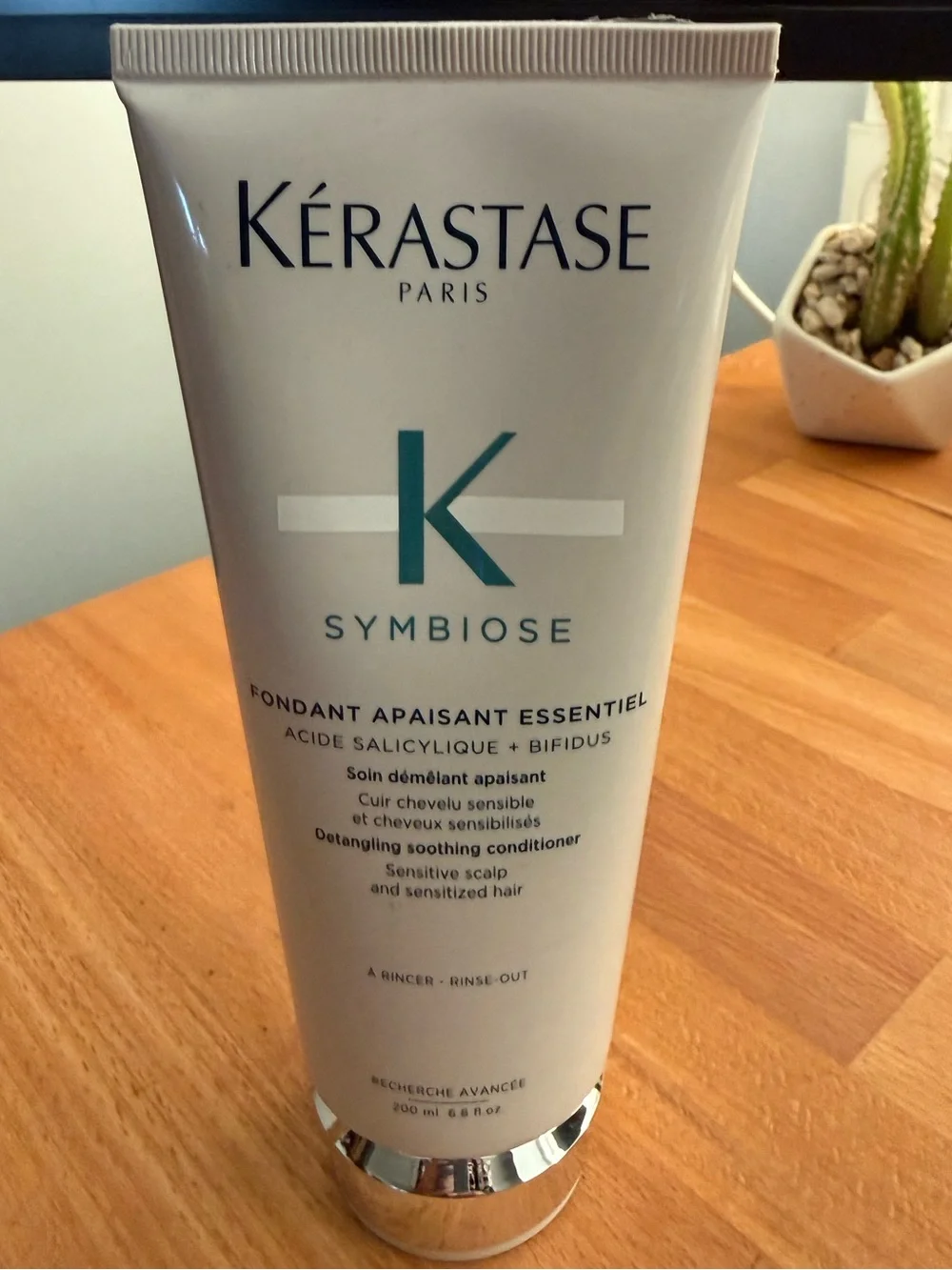 New Kérastase Symbiose Soothing Detangling Conditioner – 6.8oz